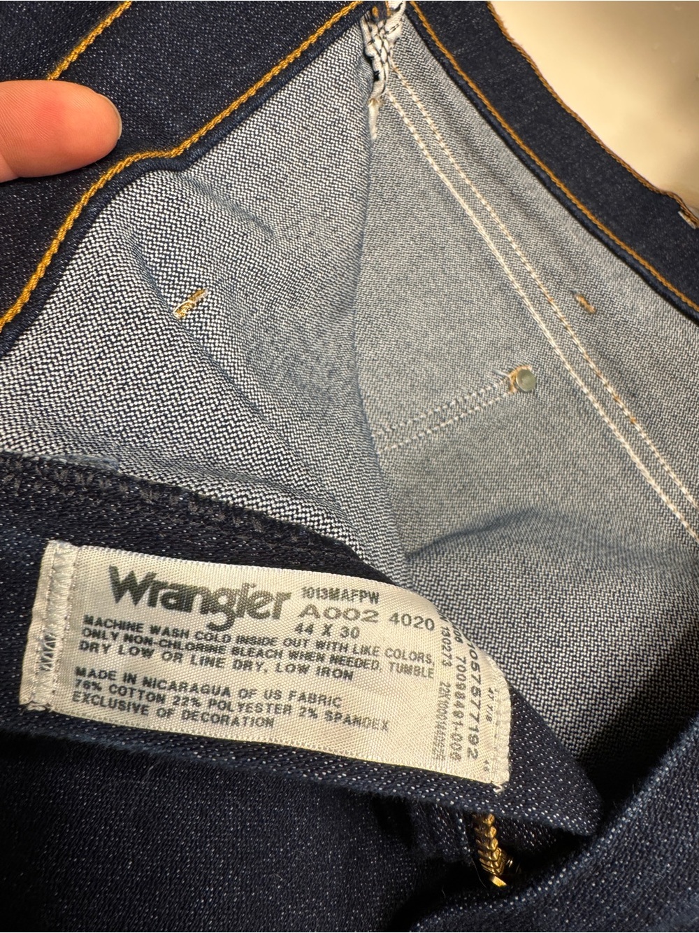 Wrangler Men's Dark Blue Slim Jeans with Contrast Stitching